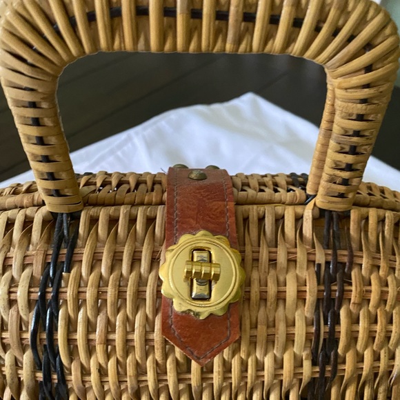 Vintage Woven WICKER BASKET BAG Box Purse w/ Woven Handle - Picture 9 of 13